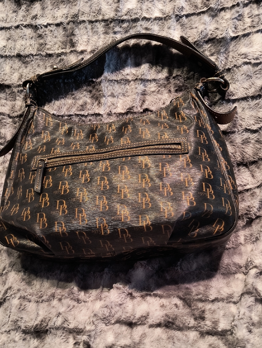 Dooney And Bourke Signature Bag Womans
